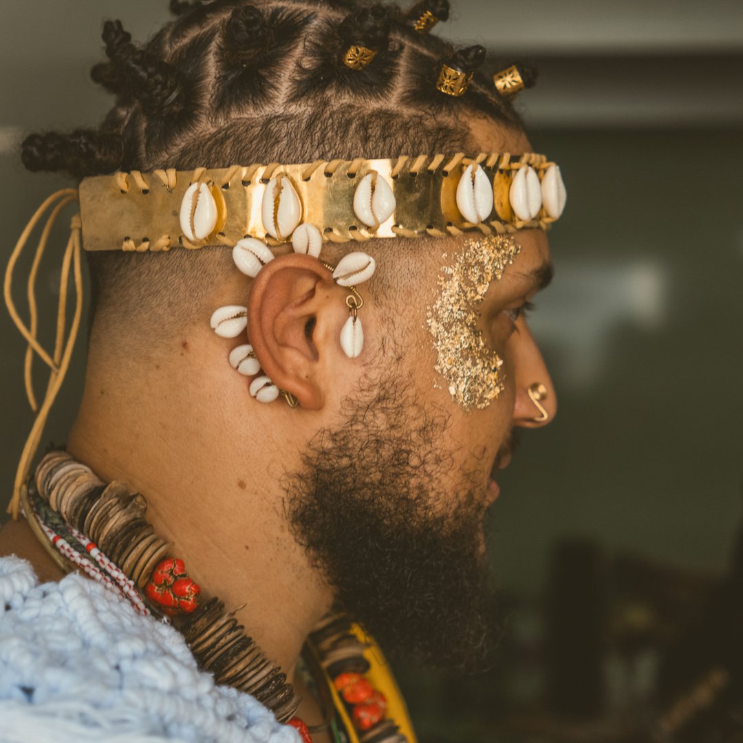 Beaded Knotless Braids with Accessories: Mixing Beads, Shells and Charms - knotless braids with beads